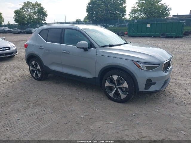 2025 VOLVO XC40 B5 CORE BRIGHT THEME 1