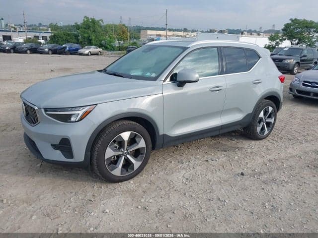 2025 VOLVO XC40 B5 CORE BRIGHT THEME 2