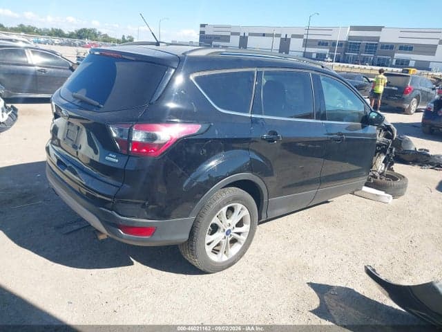 2017 FORD ESCAPE SE 4
