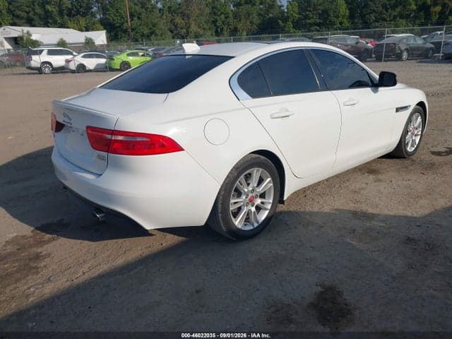 2018 JAGUAR XE 4