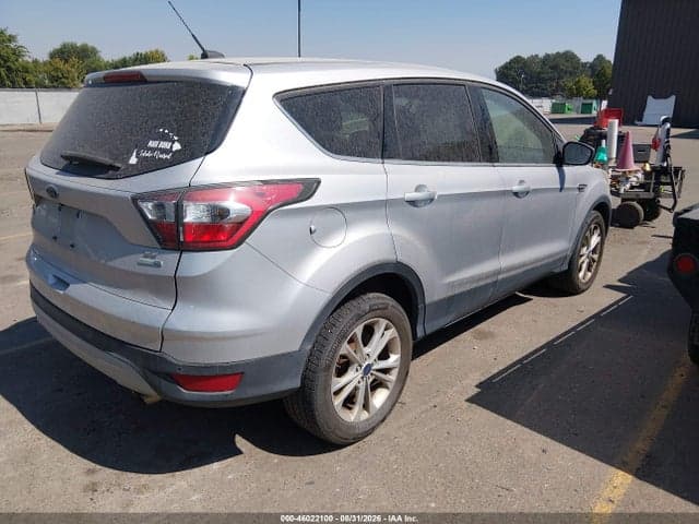 2017 FORD ESCAPE SE 4