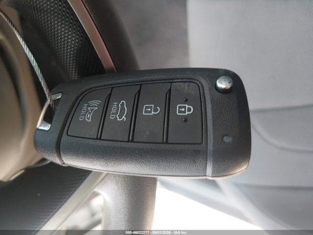 2025 HYUNDAI ELANTRA SE 11