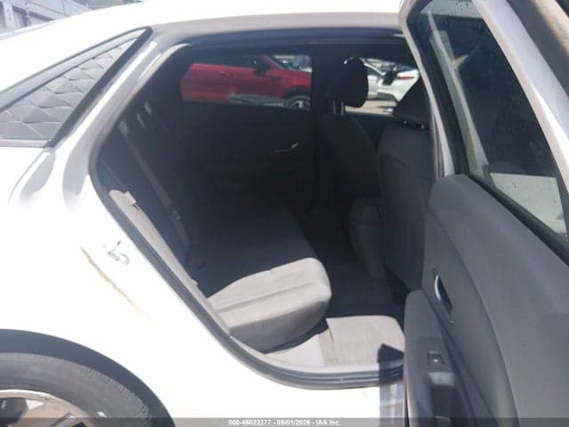 2025 HYUNDAI ELANTRA SE 8