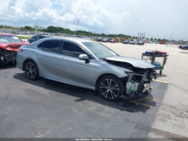 2019 TOYOTA CAMRY SE