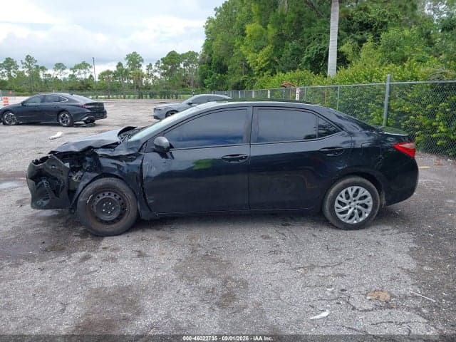 2017 TOYOTA COROLLA LE 13