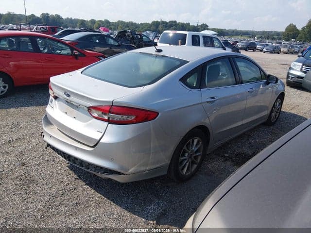 2017 FORD FUSION SE 4