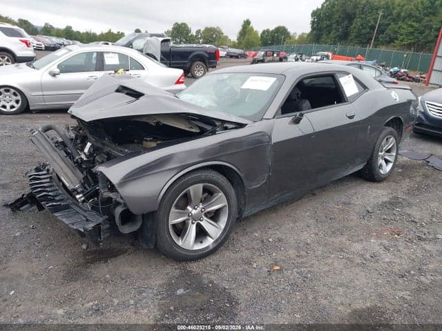 2018 DODGE CHALLENGER SXT 2
