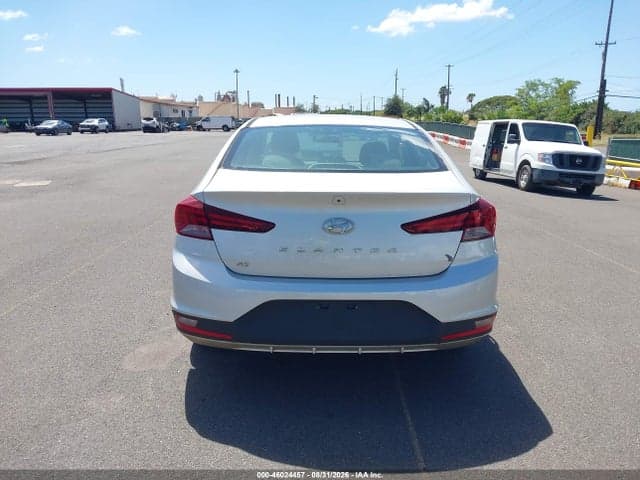 2019 HYUNDAI ELANTRA SE 18