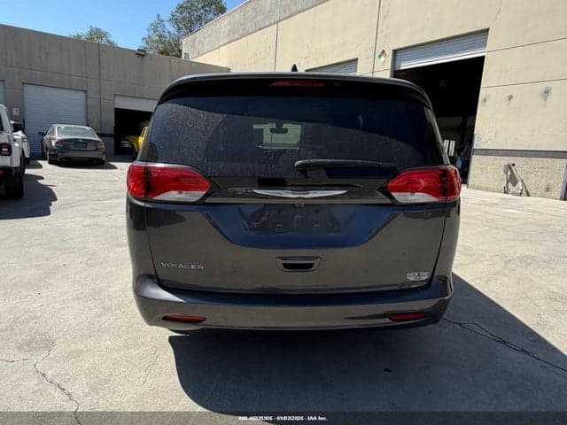 2021 CHRYSLER VOYAGER LXI 12