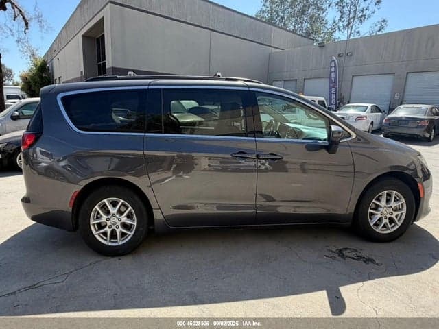 2021 CHRYSLER VOYAGER LXI 13