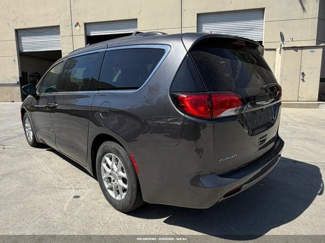 2021 CHRYSLER VOYAGER LXI 3