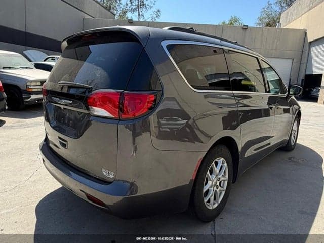 2021 CHRYSLER VOYAGER LXI 4