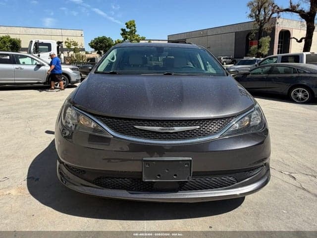 2021 CHRYSLER VOYAGER LXI 6