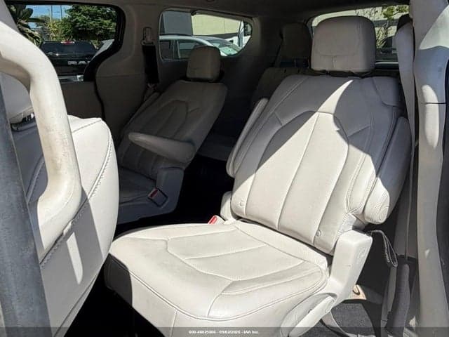 2021 CHRYSLER VOYAGER LXI 8
