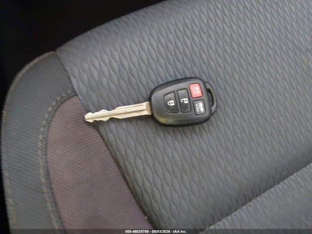 2019 TOYOTA COROLLA LE 11