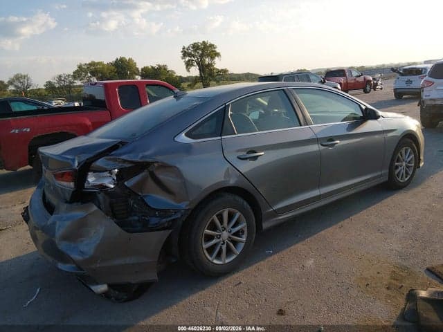 2018 HYUNDAI SONATA SE 4