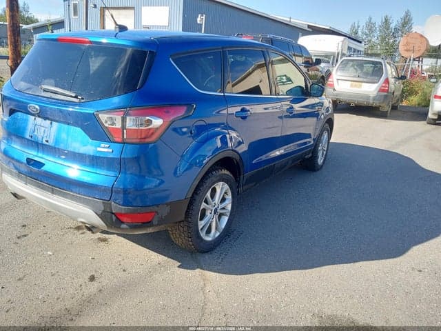 2017 FORD ESCAPE SE 4