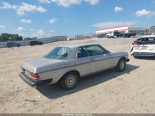 1985 MERCEDES-BENZ 300 CDT 4