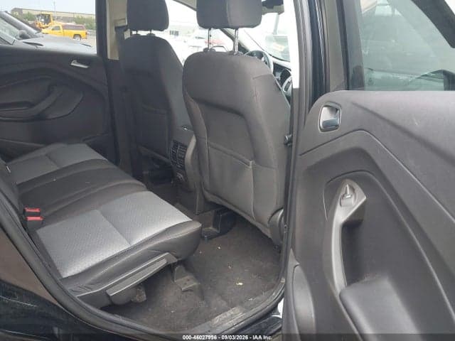 2017 FORD ESCAPE SE 8