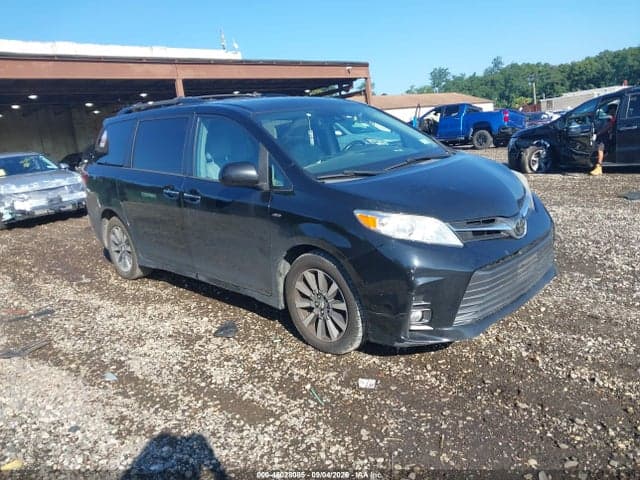2018 TOYOTA SIENNA