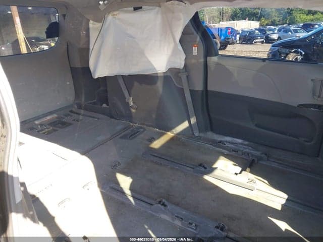 2018 TOYOTA SIENNA 8