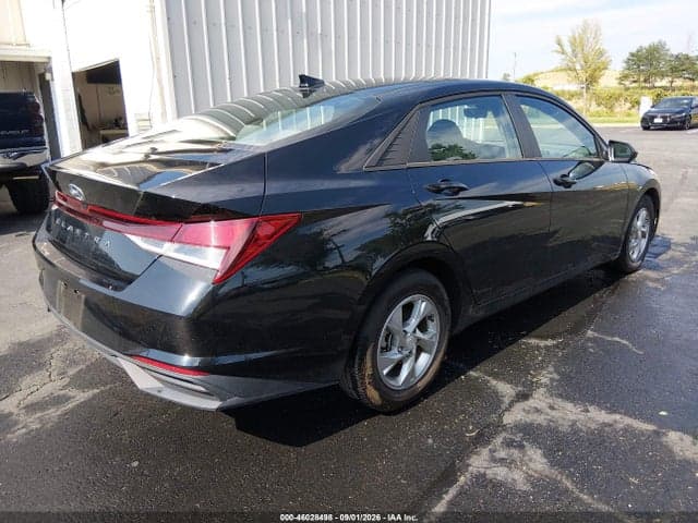 2021 HYUNDAI ELANTRA SE 4