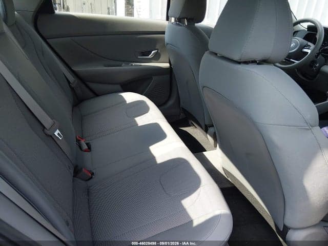 2021 HYUNDAI ELANTRA SE 8