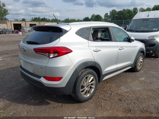 2017 HYUNDAI TUCSON SE 4