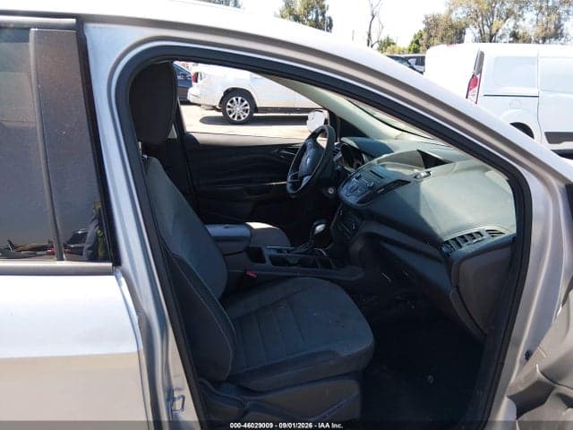 2017 FORD ESCAPE S 5