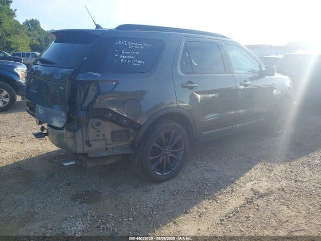 2018 FORD EXPLORER XLT 4