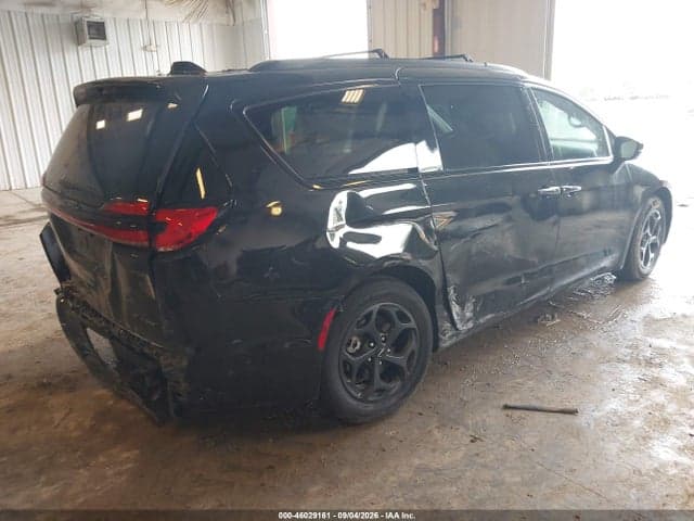 2022 CHRYSLER PACIFICA HYBRID LIMITED 4