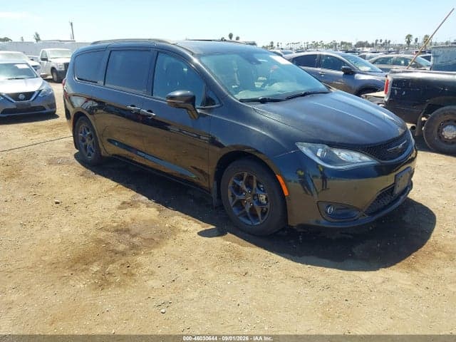 2018 CHRYSLER PACIFICA LIMITED 1