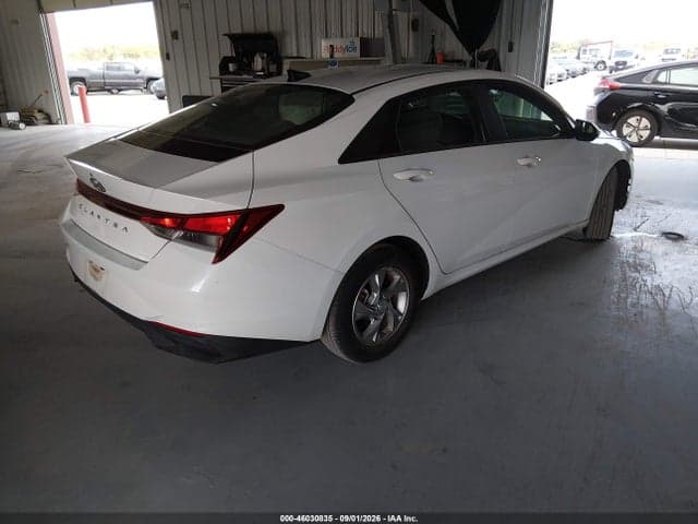 2021 HYUNDAI ELANTRA SE 4