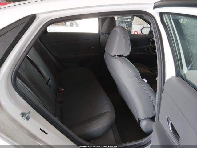 2021 HYUNDAI ELANTRA SE 8