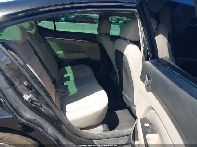 2017 HYUNDAI ELANTRA SE 8