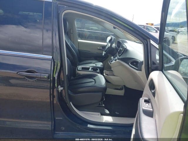 2023 CHRYSLER PACIFICA TOURING L 5