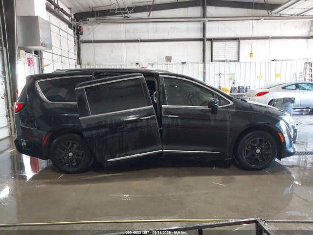 2020 CHRYSLER PACIFICA TOURING L 13