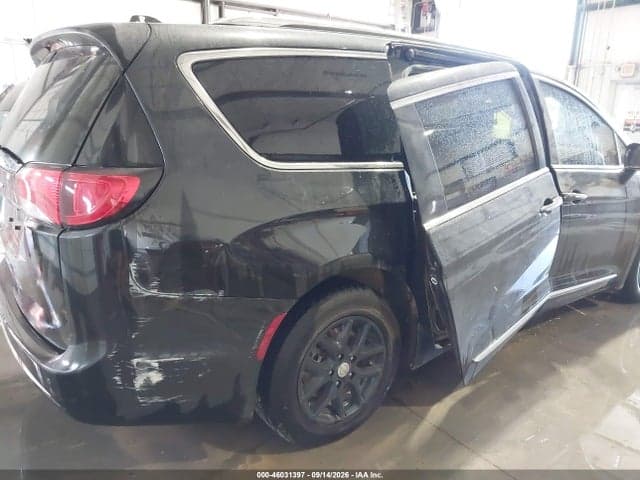 2020 CHRYSLER PACIFICA TOURING L 6