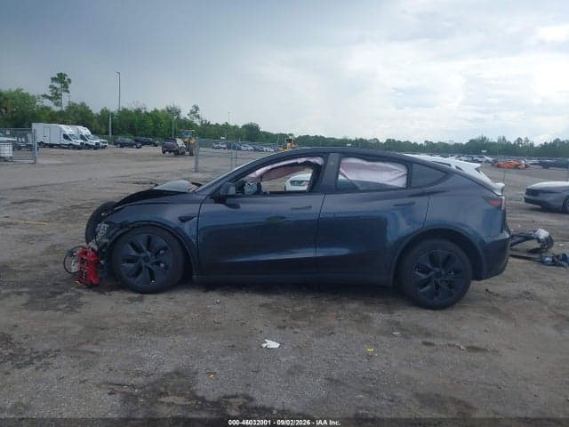 2024 TESLA MODEL Y 12