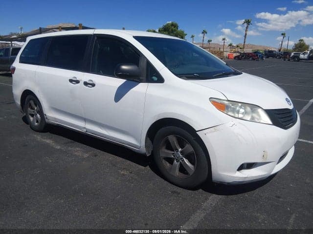 2017 TOYOTA SIENNA L 7 PASSENGER 1