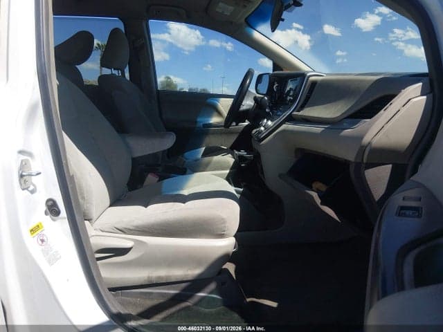 2017 TOYOTA SIENNA L 7 PASSENGER 5