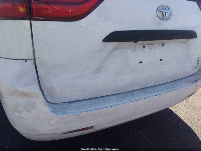 2017 TOYOTA SIENNA L 7 PASSENGER 6