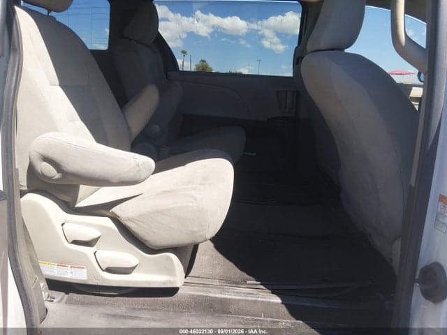 2017 TOYOTA SIENNA L 7 PASSENGER 8