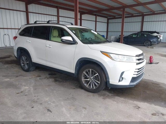 2019 TOYOTA HIGHLANDER XLE 1
