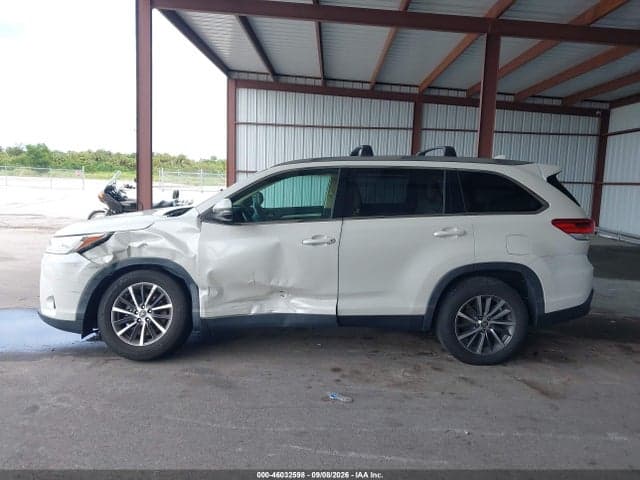 2019 TOYOTA HIGHLANDER XLE 14