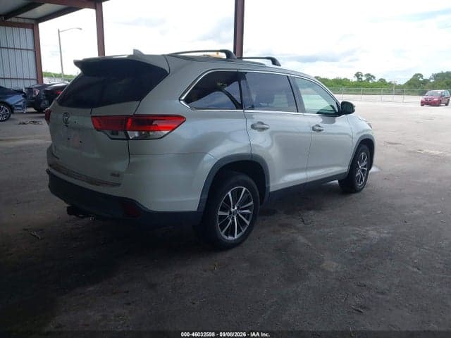2019 TOYOTA HIGHLANDER XLE 4