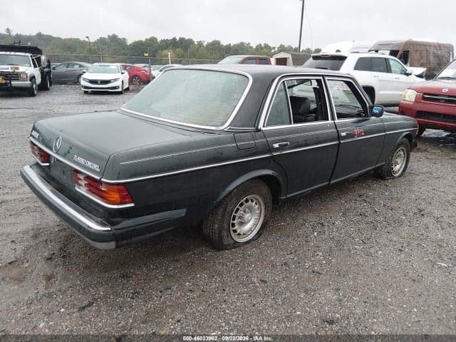 1985 MERCEDES-BENZ 300 DT 4