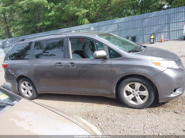 2017 TOYOTA SIENNA LE 8 PASSENGER 13