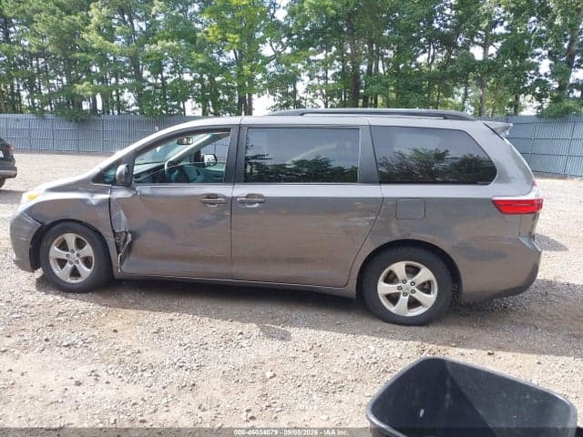 2017 TOYOTA SIENNA LE 8 PASSENGER 14