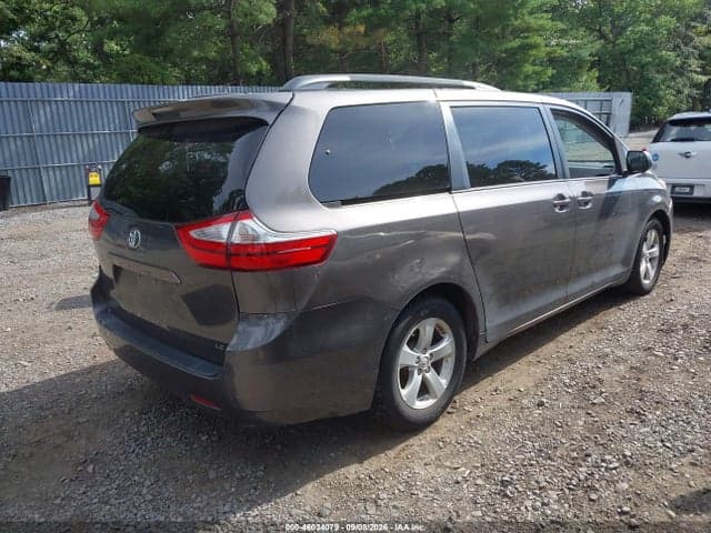 2017 TOYOTA SIENNA LE 8 PASSENGER 4